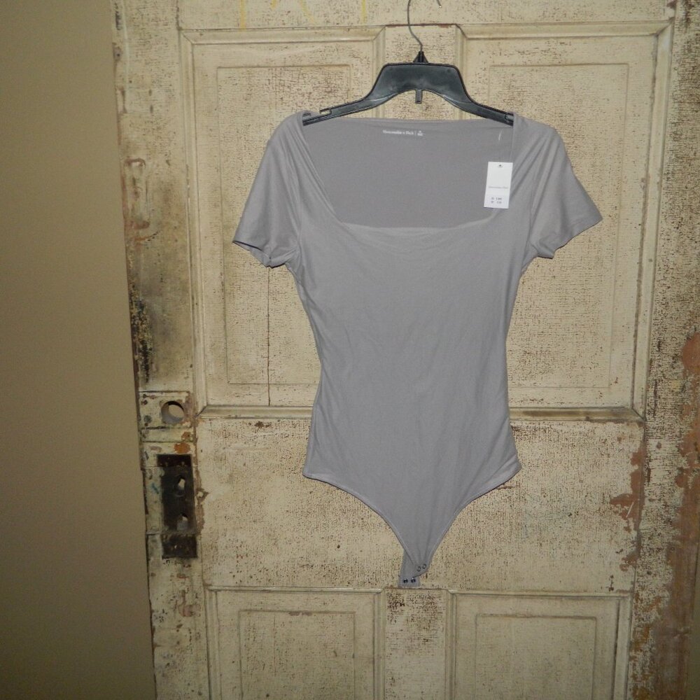 Abercrombie & Fitch Square Neck Matte Bodysuit Size M (B-34)